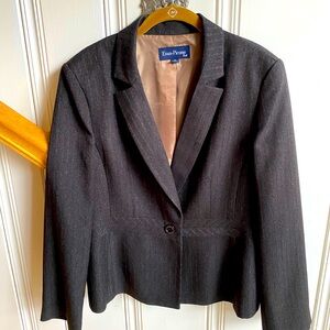 Evan-Picone suit for women ❤️